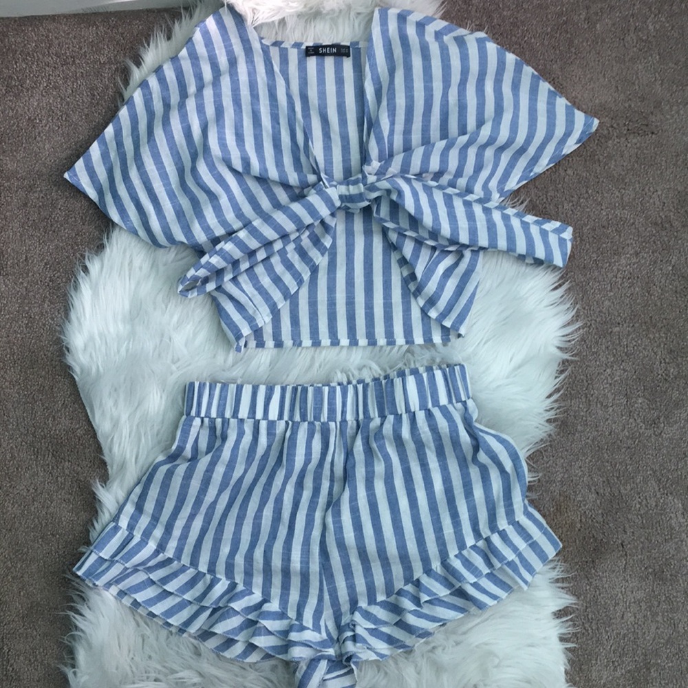 2 piece blue and white set